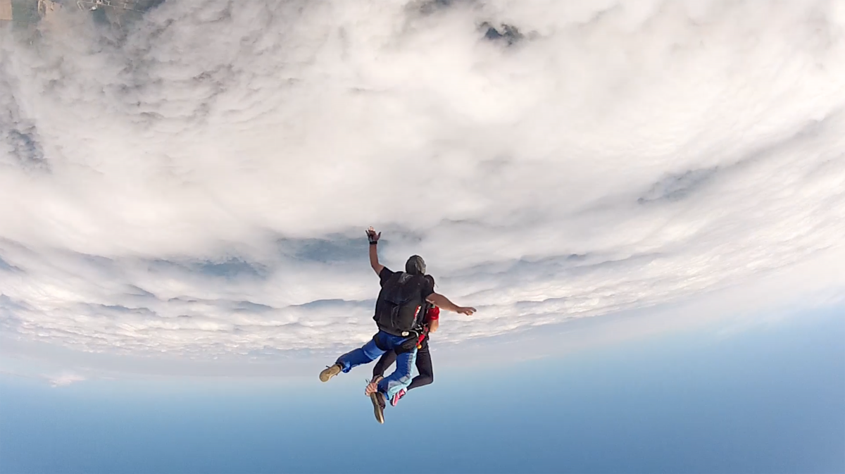 Skydivers raise thousands for polio eradication | Rotary International