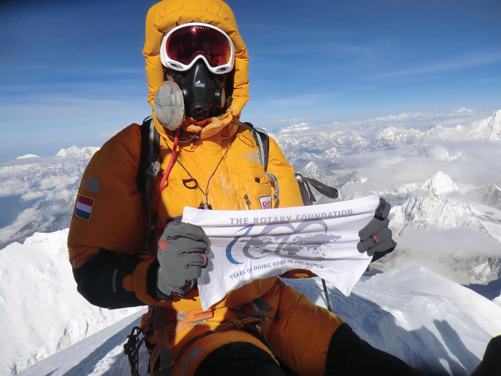 Rotarian climbs Everest | Rotary International